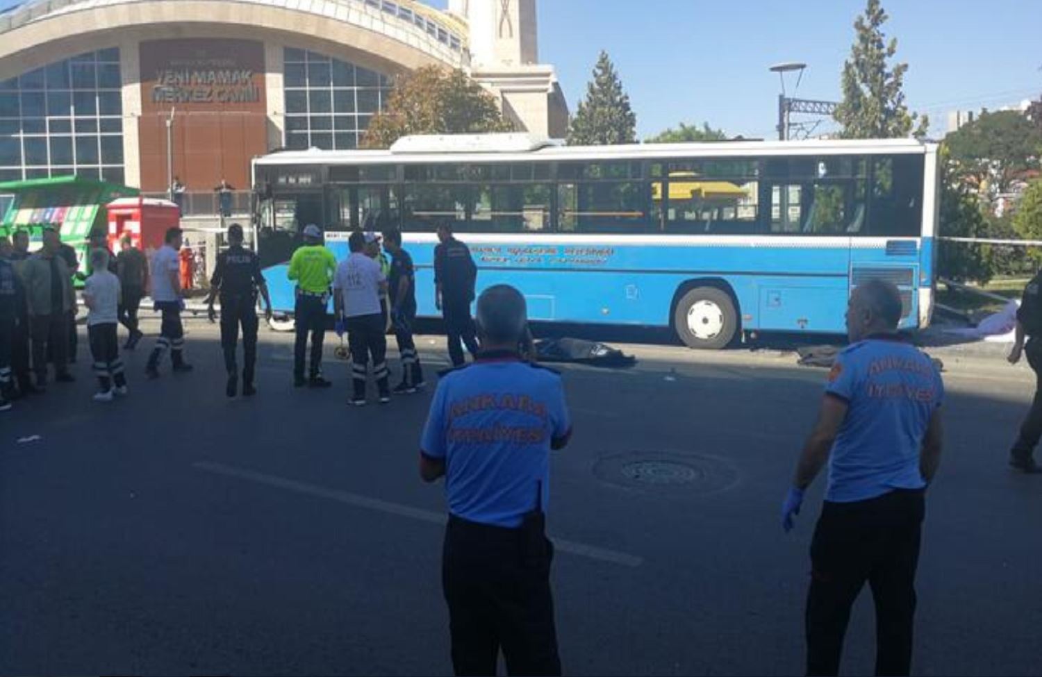 Ankara'da halk otobüsü durağa girdi: 3 ölü