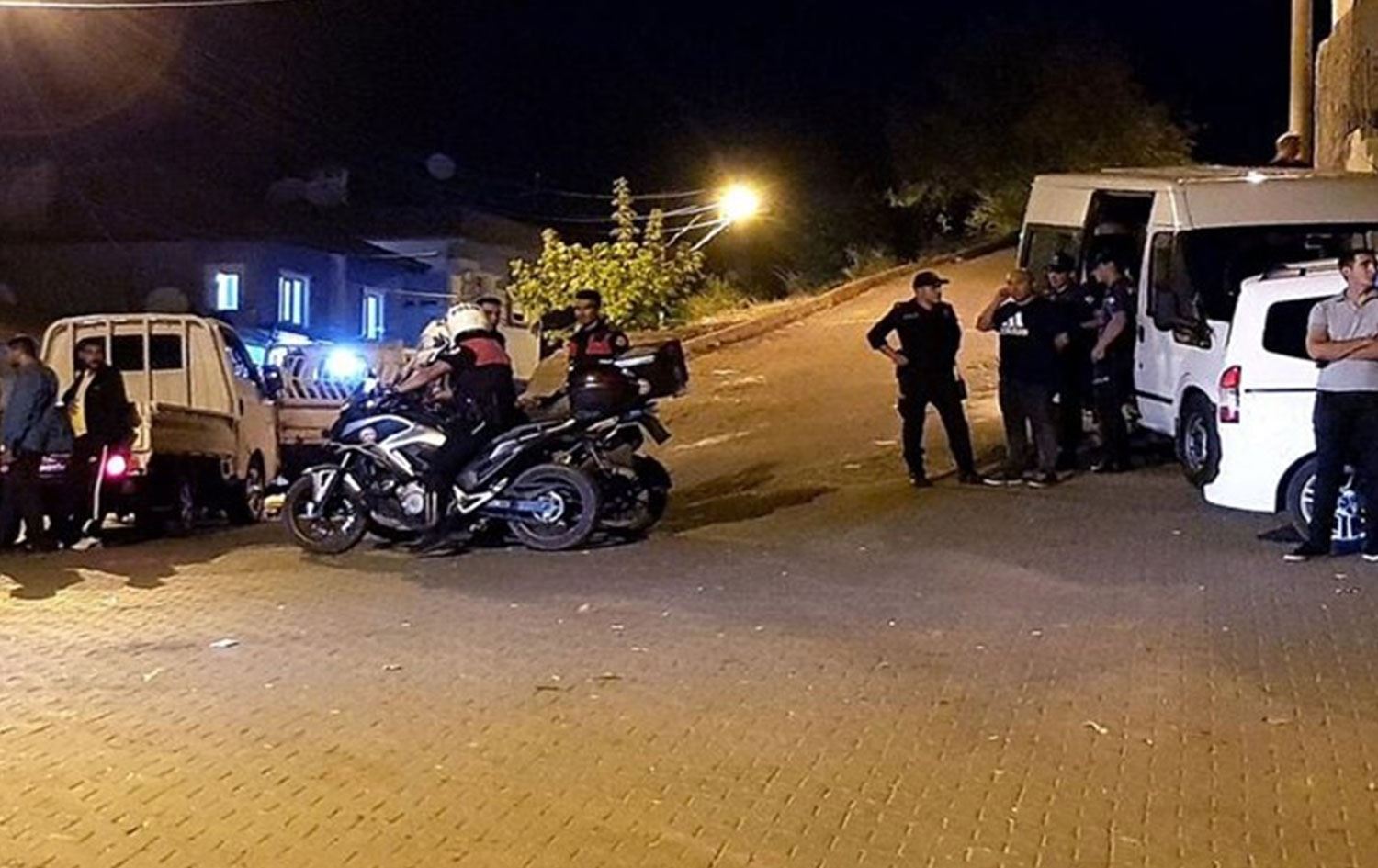 Romanların kavgasında 1 ölü, 10 yaralı