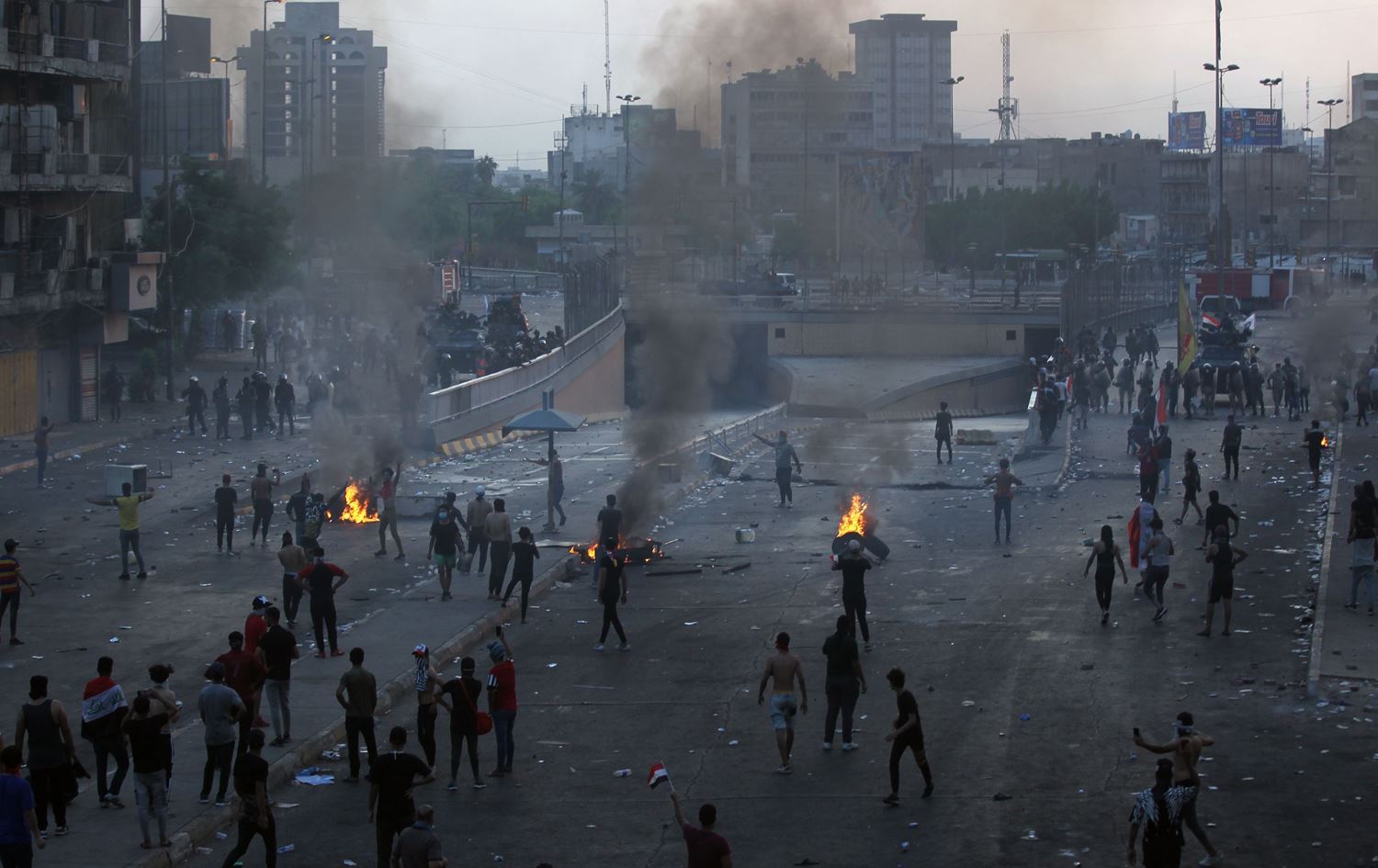 İran yönetimi, Irak'la arasındaki iki sınır kapısını kapattı