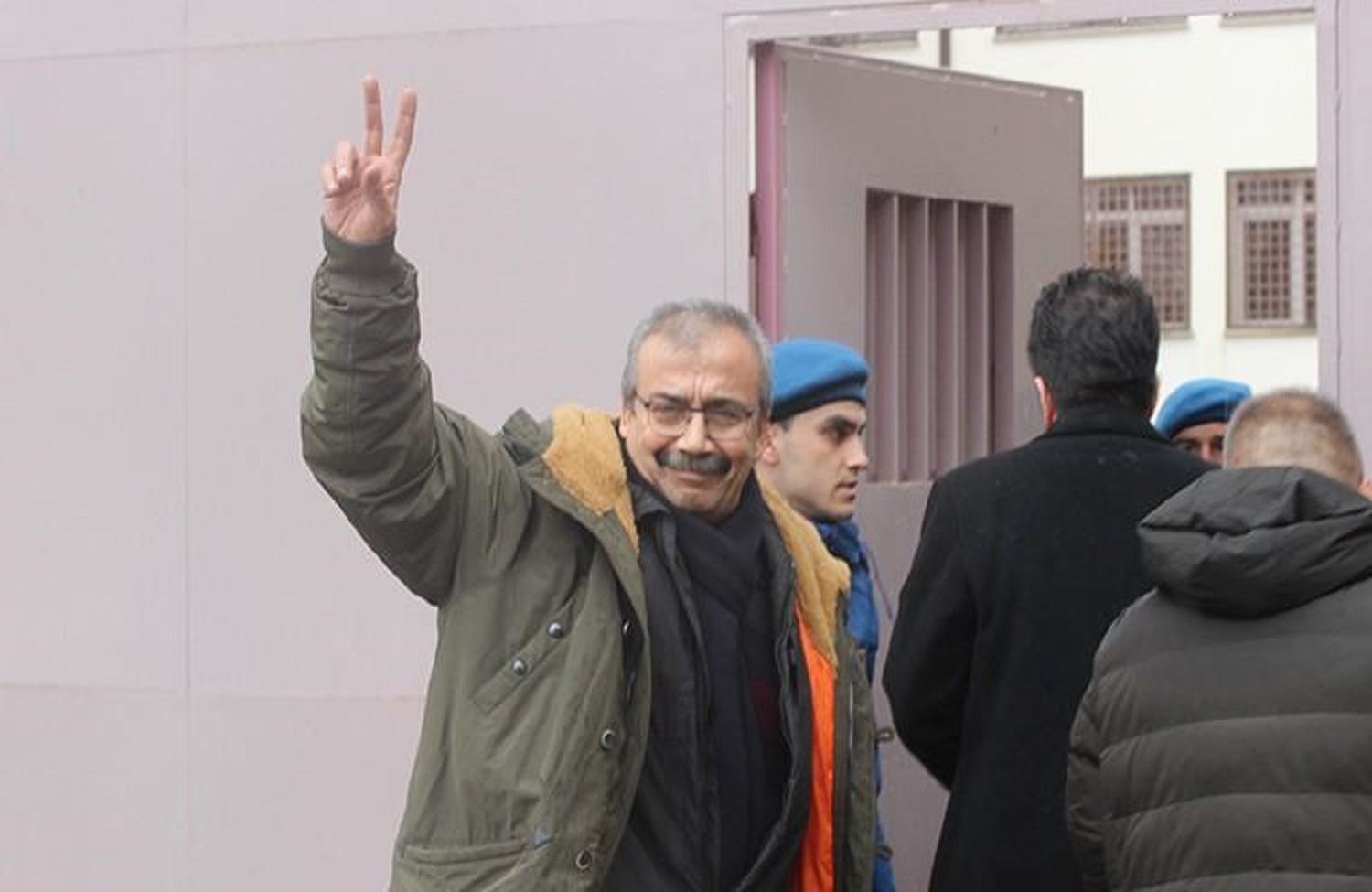 Sirri Sureyya Onder hat berdan