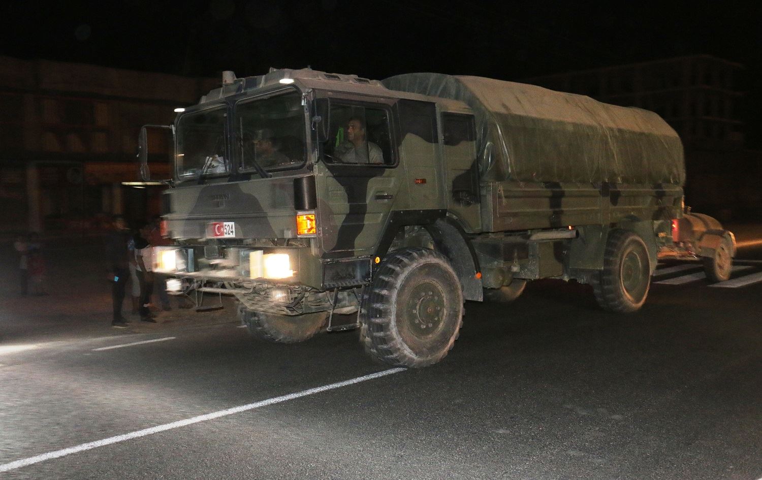 Şandina hêza leşkerî bo ser sînorê Rojava berdewam e