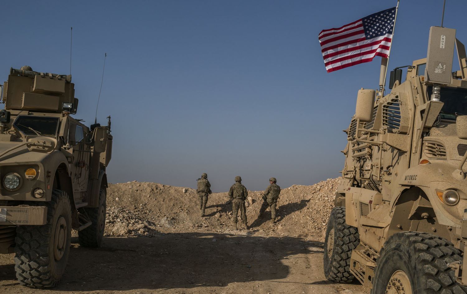 Komarî û Demokrat li dijî biryara Koşka Spî ne