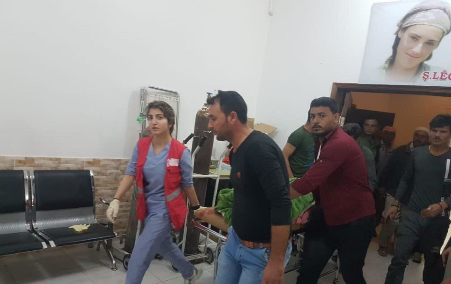 Nahêlin Heyva Sor a Kurdî xwe bigihêjine birîndarên Serê Kaniyê