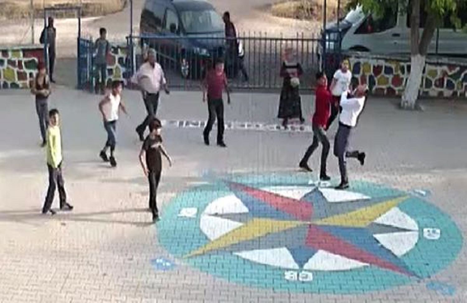 Diyarbakır’da öğretmene saldıran baba-oğul tutuklandı