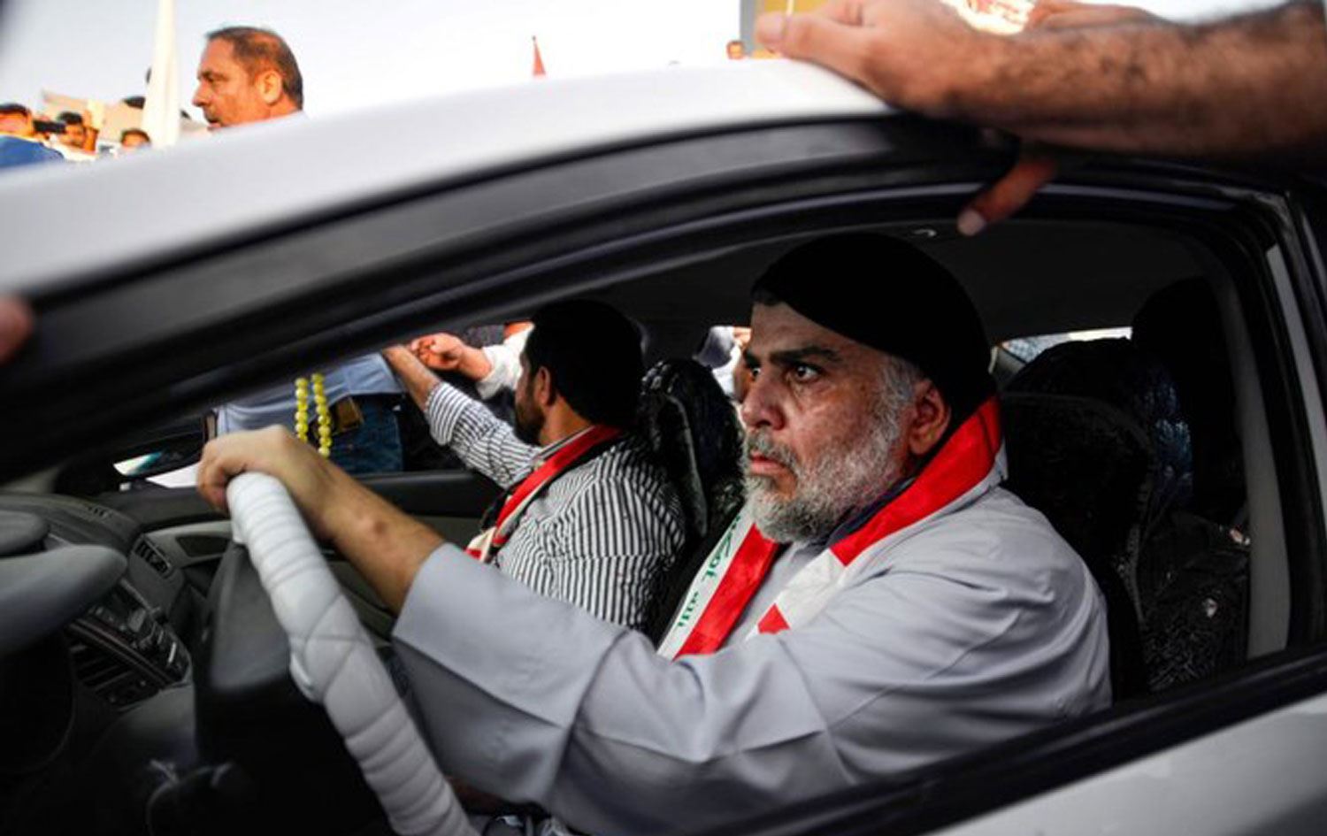 Şii lider Sadr gösterilere katıldı