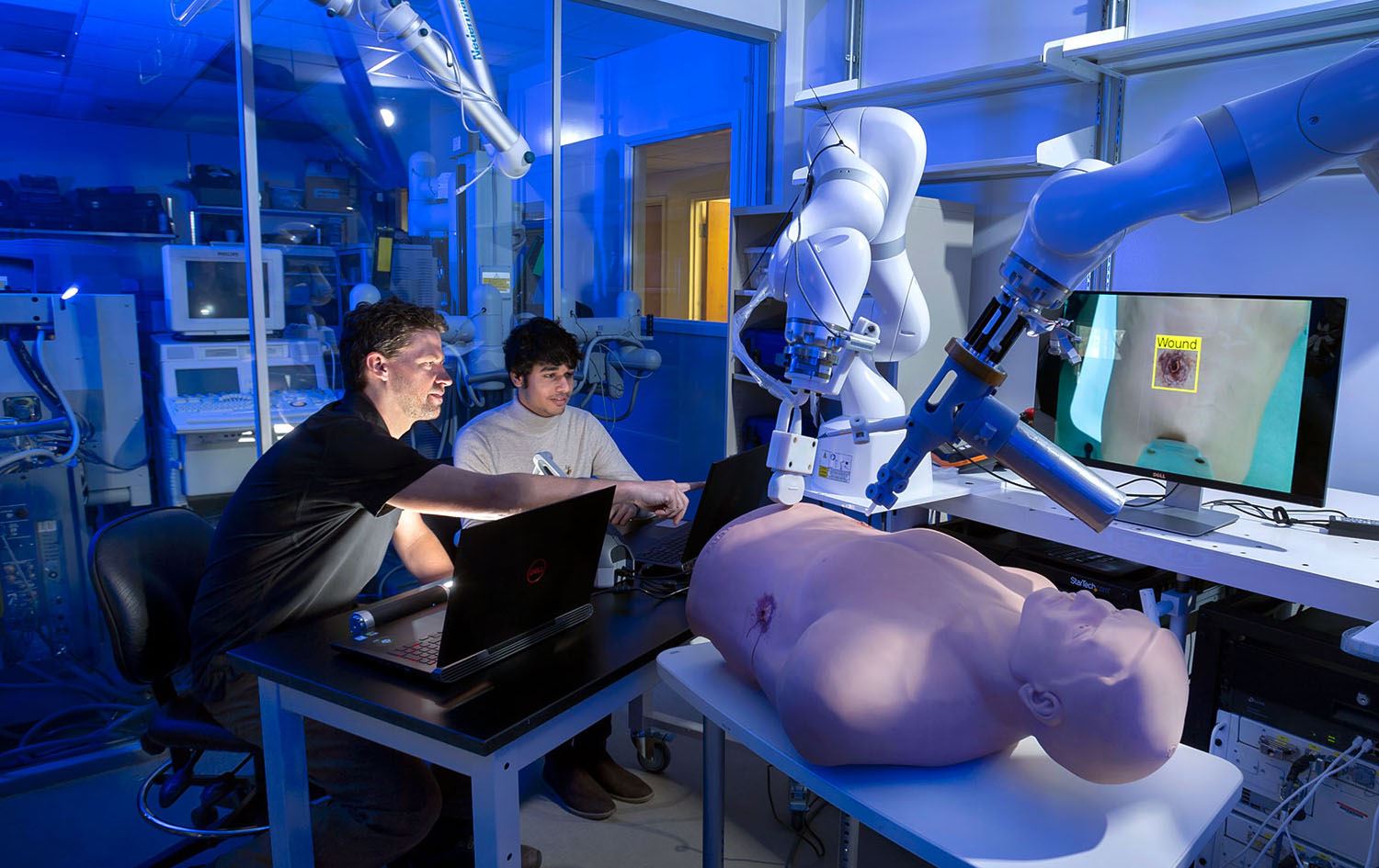 بەریتانیا 50 ملیۆن پاوەندی تەرخانکرد بۆ دابینکردنی رۆبۆت لە هۆڵەکانی نەشتەرگەری