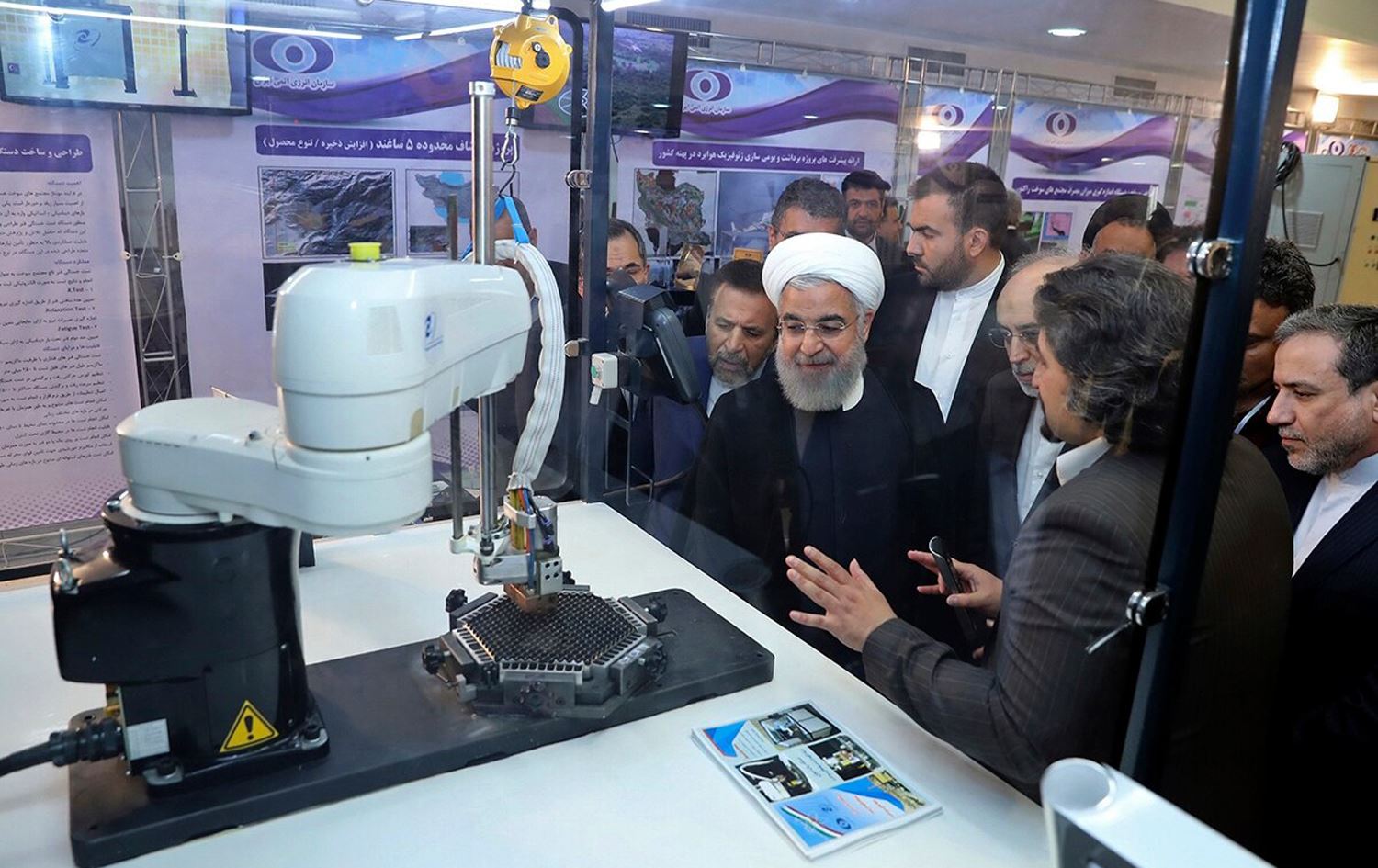 بەریتانیا، ئەڵمانیا و فەرەنسا داوا دەکەن ئێران پابەندی رێککەوتنی ئەتۆمی بێت