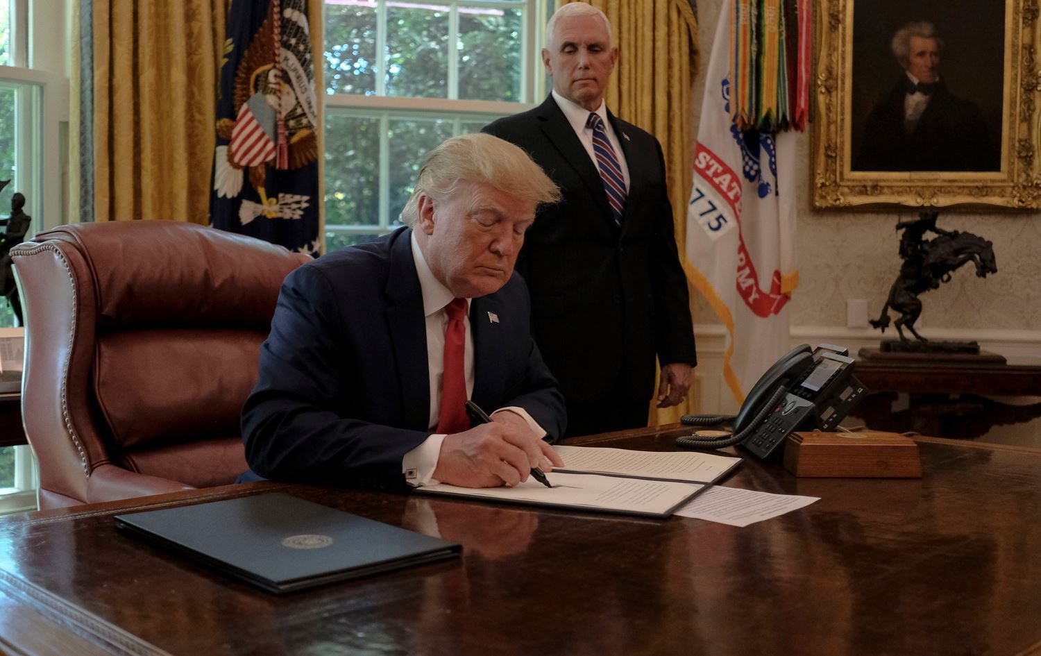 ABD'de Başkan Donald Trump'a yönelik azil soruşturması sürüyor