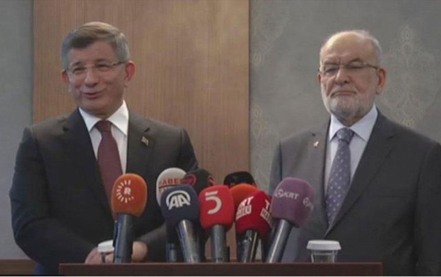 Davutoğlu'ndan Babacan ve yeni parti açıklaması