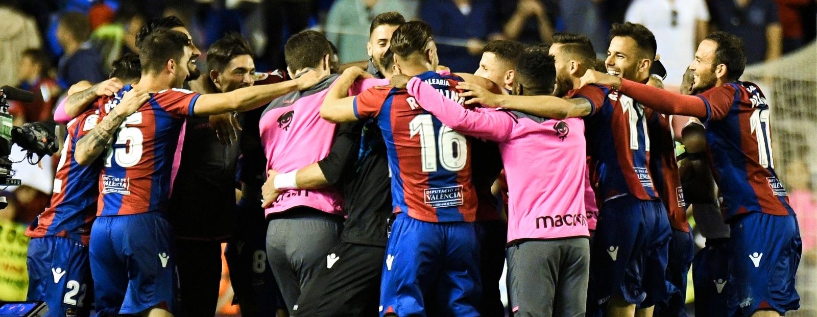 گۆڵپارێزی لێڤانتێ بانگهێشتی بنکەی دەنگدان کرا