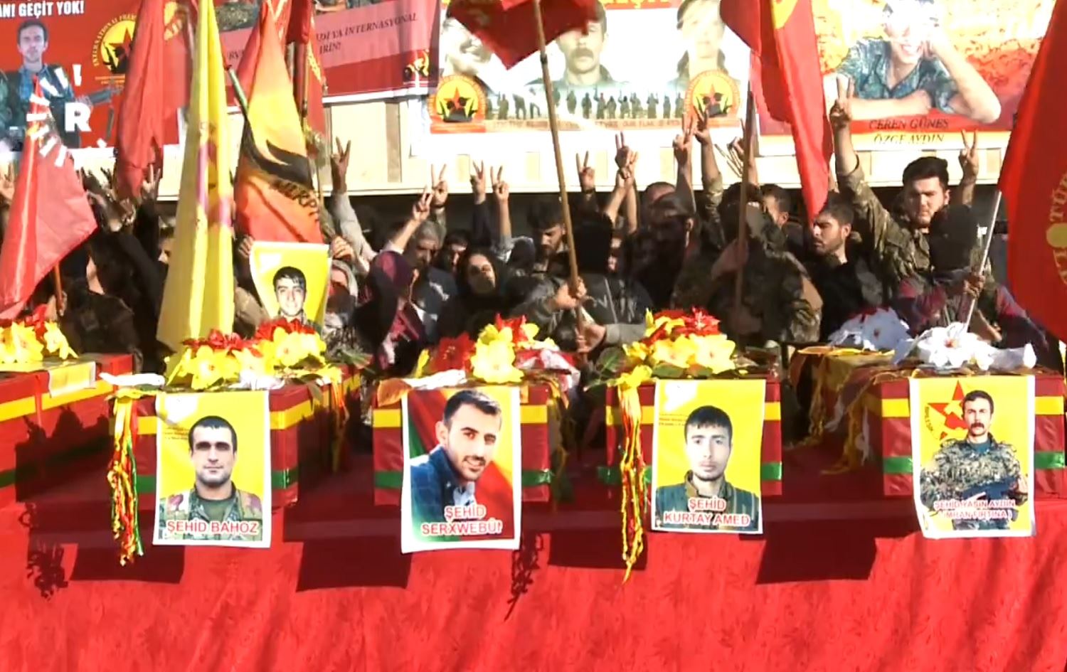 Cenazeyê Serxwebûn û 13 şervanên HSDê bi xakê hatin spartin