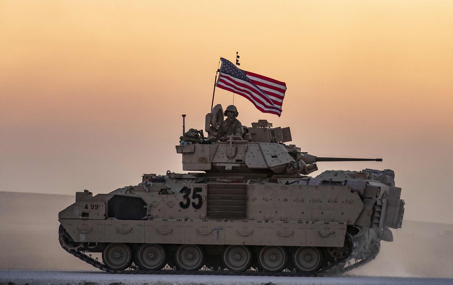 لاڤرۆڤ ئەمریکا بە هەوڵدان بۆ کۆنترۆڵکردنەوەی رۆژهەڵاتی سووریا تۆمەتباردەکات