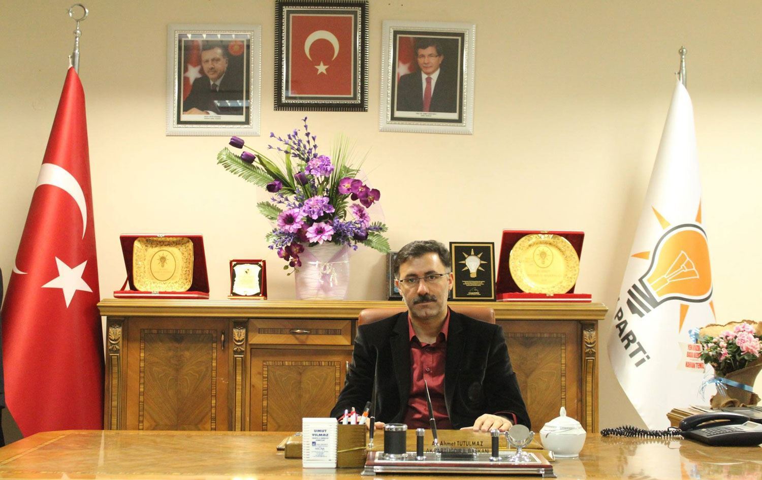 Serokên şaxên AKPê yên Sêrt û Îdirê dest ji kar berdan