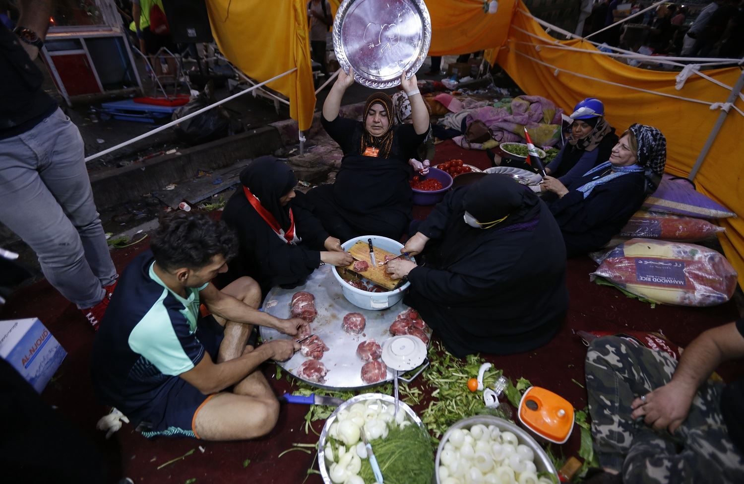 Fotoğraflarla Tahrir Meydanı'nın gönüllü kadınları