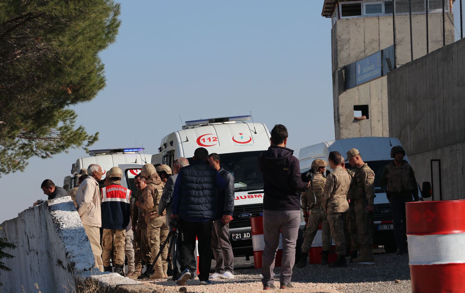 Diyarbakır'da iki aile arasında silahlı kavga: 10 yaralı