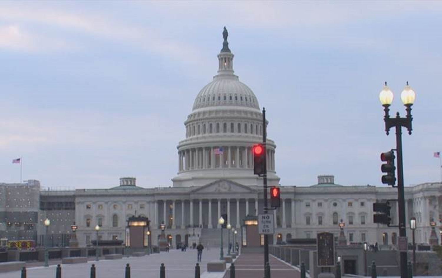 Senatorê Amerîkî: Komarî û Demokrat li ser Kurdan li hev kirine