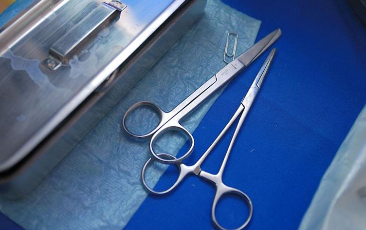 لە ئەمریکا 1000 نەخۆش بەهۆی هەڵەی کارمەندێك بەرکەوتنیان بە ڤایرۆسی HIV دەبێت