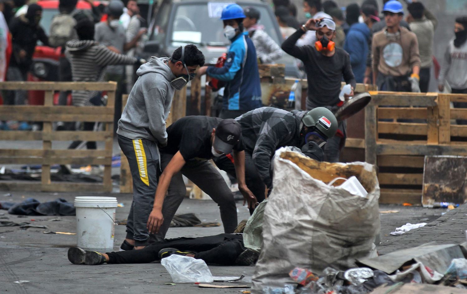 Irak'ın Nasıriye kentinde 13 gösterici hayatını kaybetti