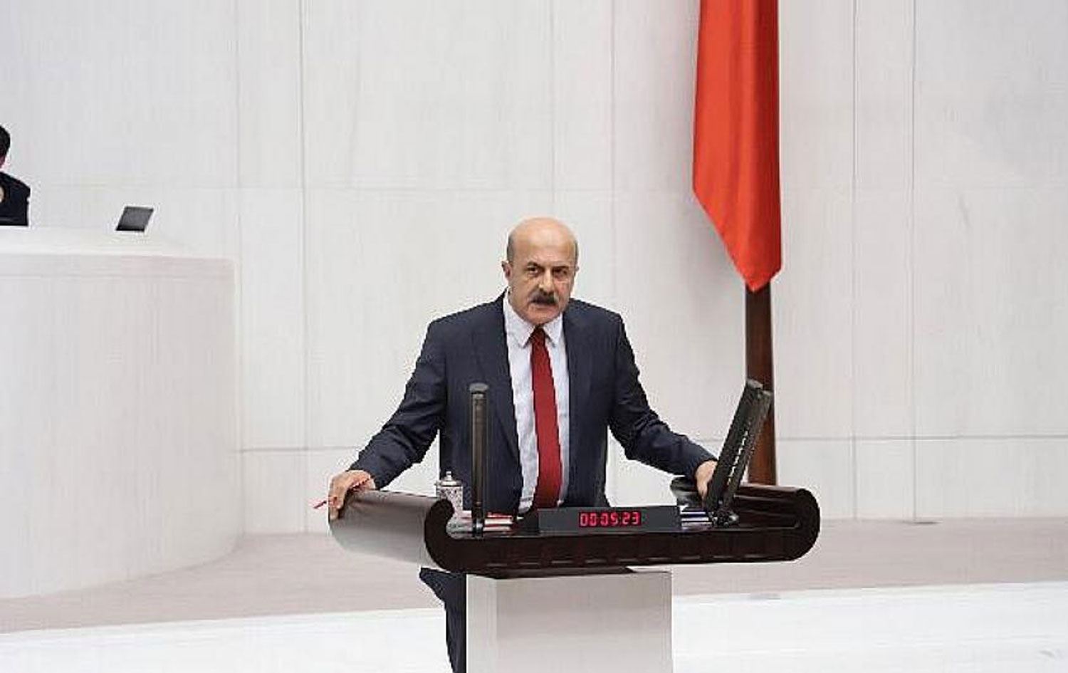 HDP’li vekil: Uçaklara Kürtçe anons olsa kıyamet mi kopar?