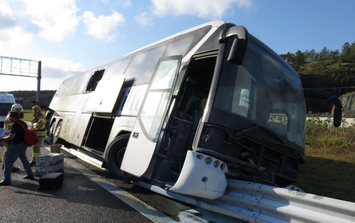 Li Rûsyayê otobusa rêwiyan wergeriya: 10 mirin