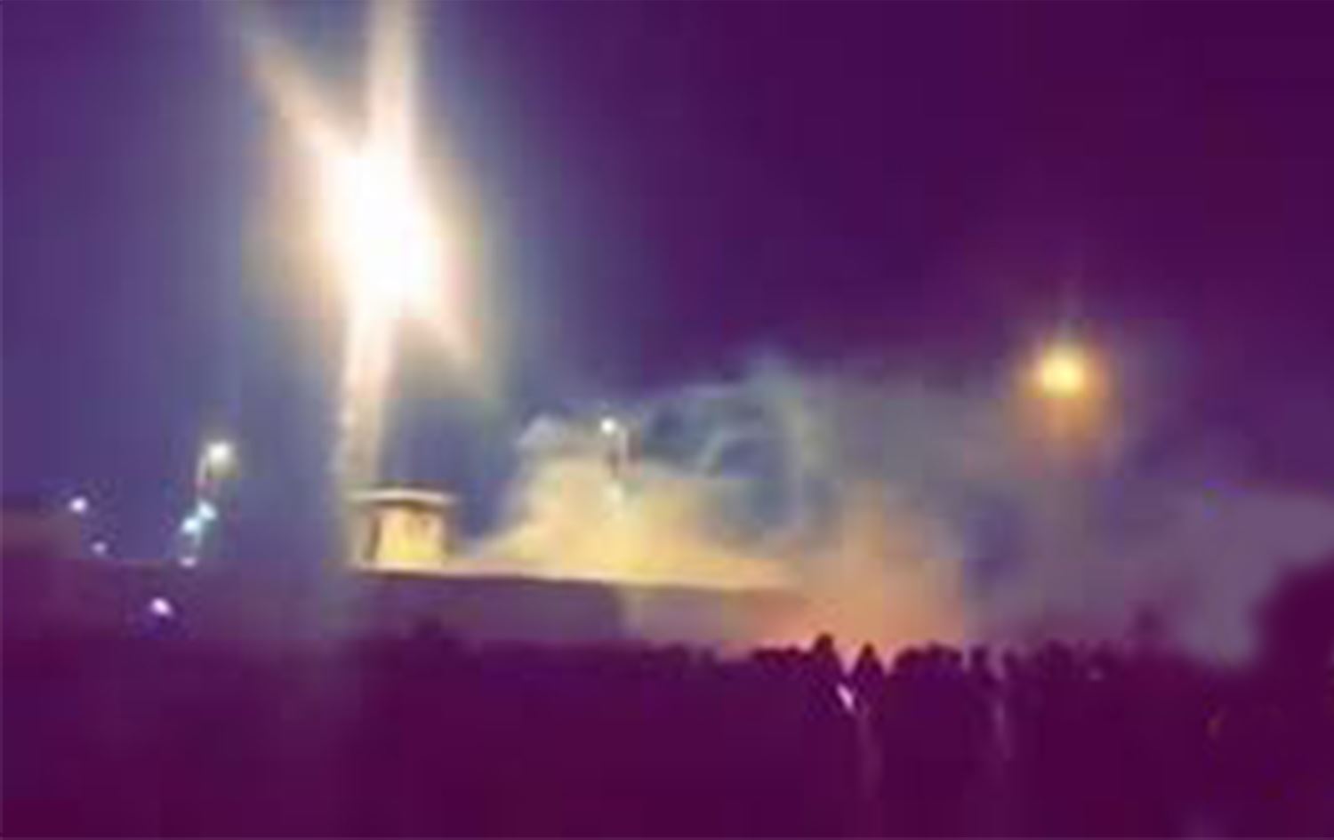 Şii kenti Kerbela'da protestocular meclis binasına girmeye çalıştı