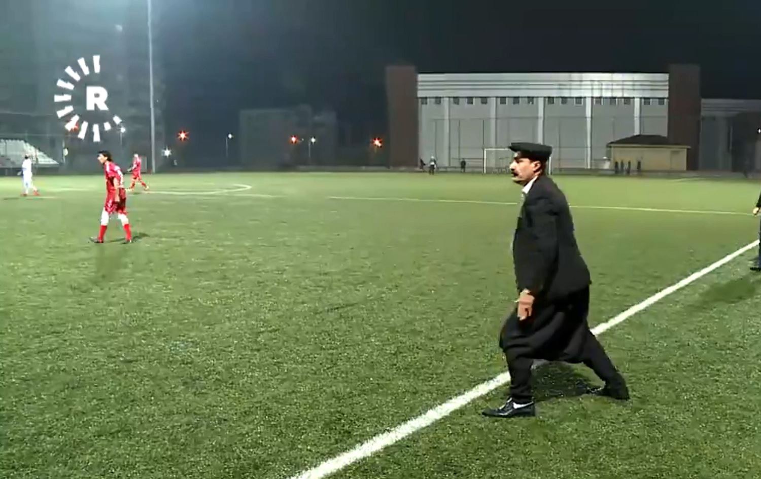 Bi cil û bergên Kurdî yên Amedê pêşbirkên futbolê dixemilîne