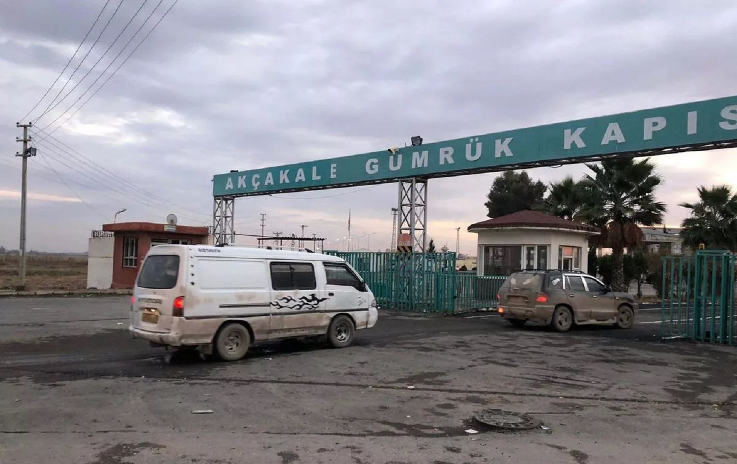 Tirkiyê ji Cerablûsê 508 Sûriyeyî veguhestin Grê Spî ‎