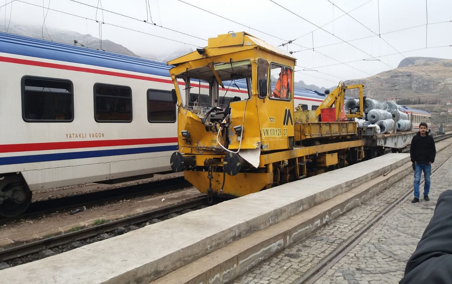 Sivas demir yolunda kaza: 1 ölü, 7 yaralı