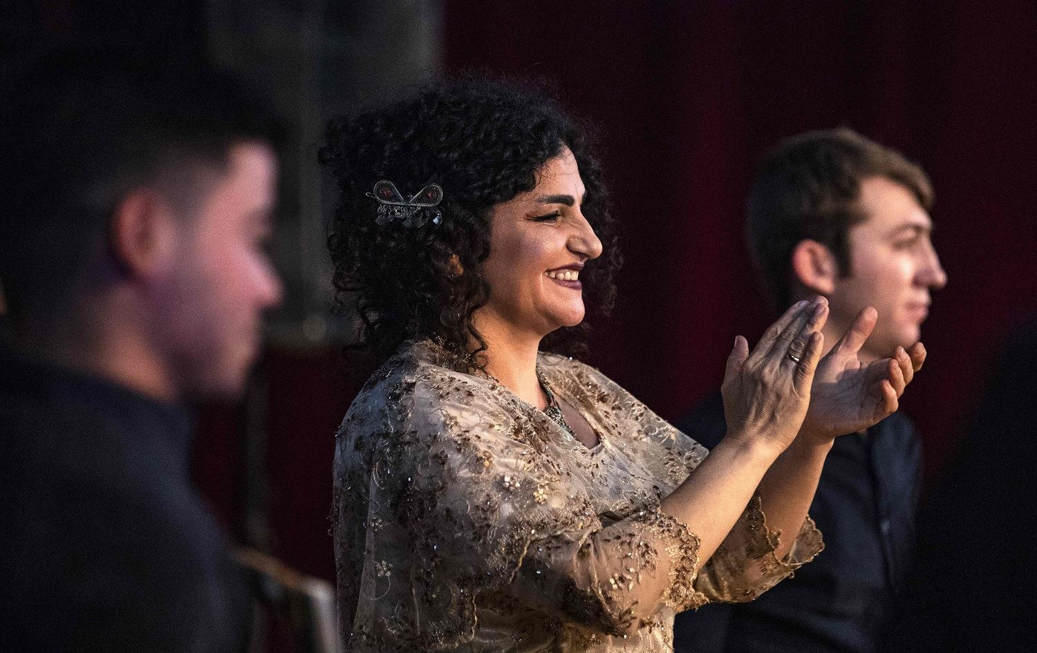 Kurdish opera singer performs for fellow IDPs in Northern Syria