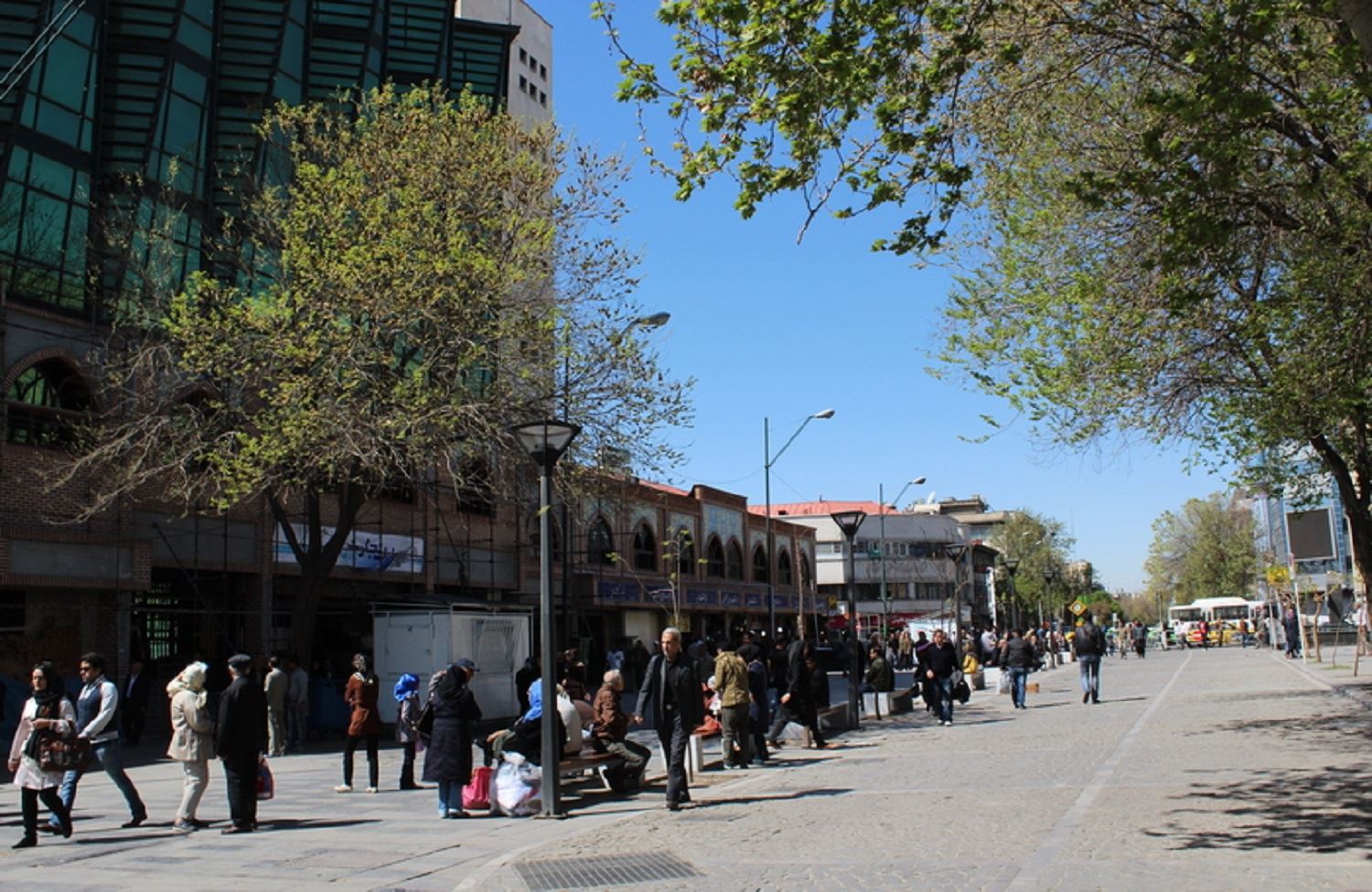 İran’da türbe ateşe verildi