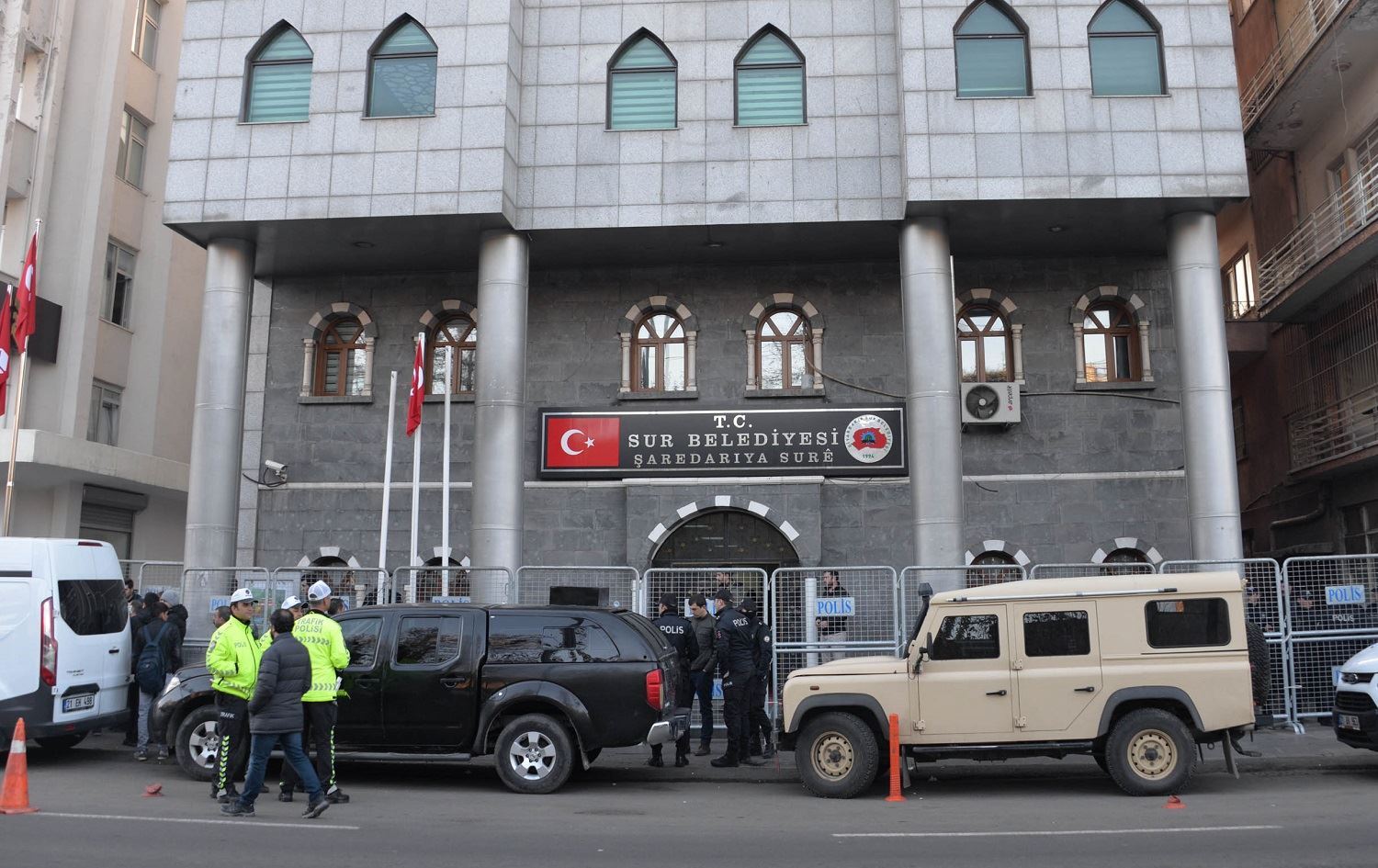 Sur Belediyesi'ne kayyum atandı