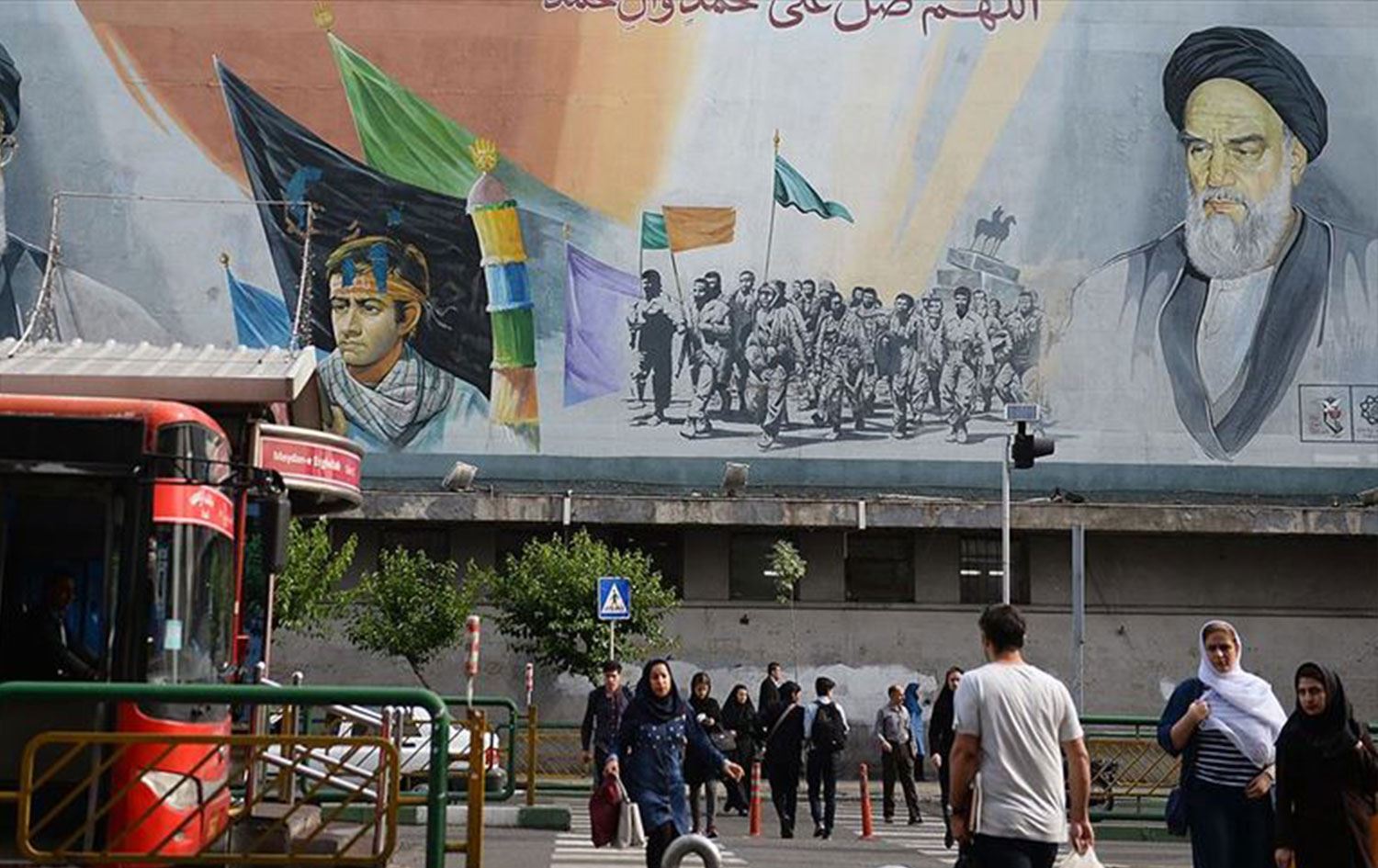 ‘ABD, İsrail ve Suudi Arabistan, İran rejimini 2021’de yıkacak’