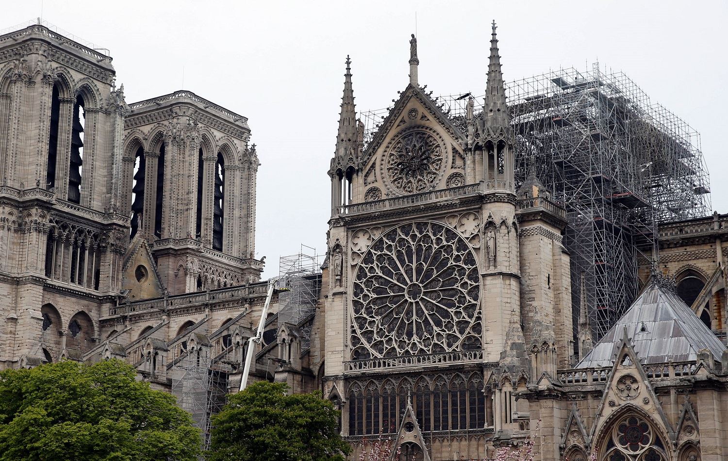 Piştî zêdetirî 200 salan li dêra Notre Dame cejna Krîsmisê nayê kirin