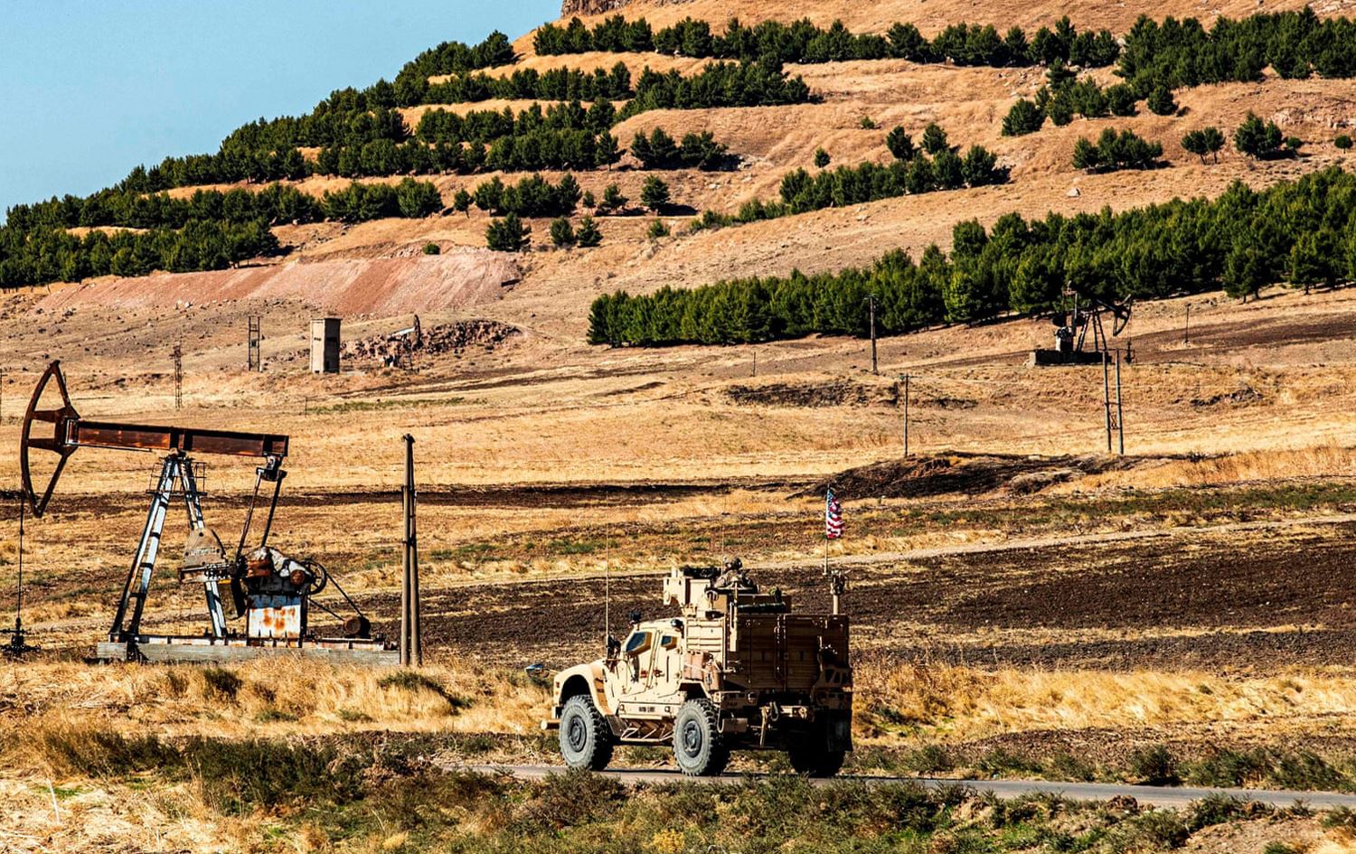 Syria may file international lawsuit against the US for “stealing” oil: presidential aide