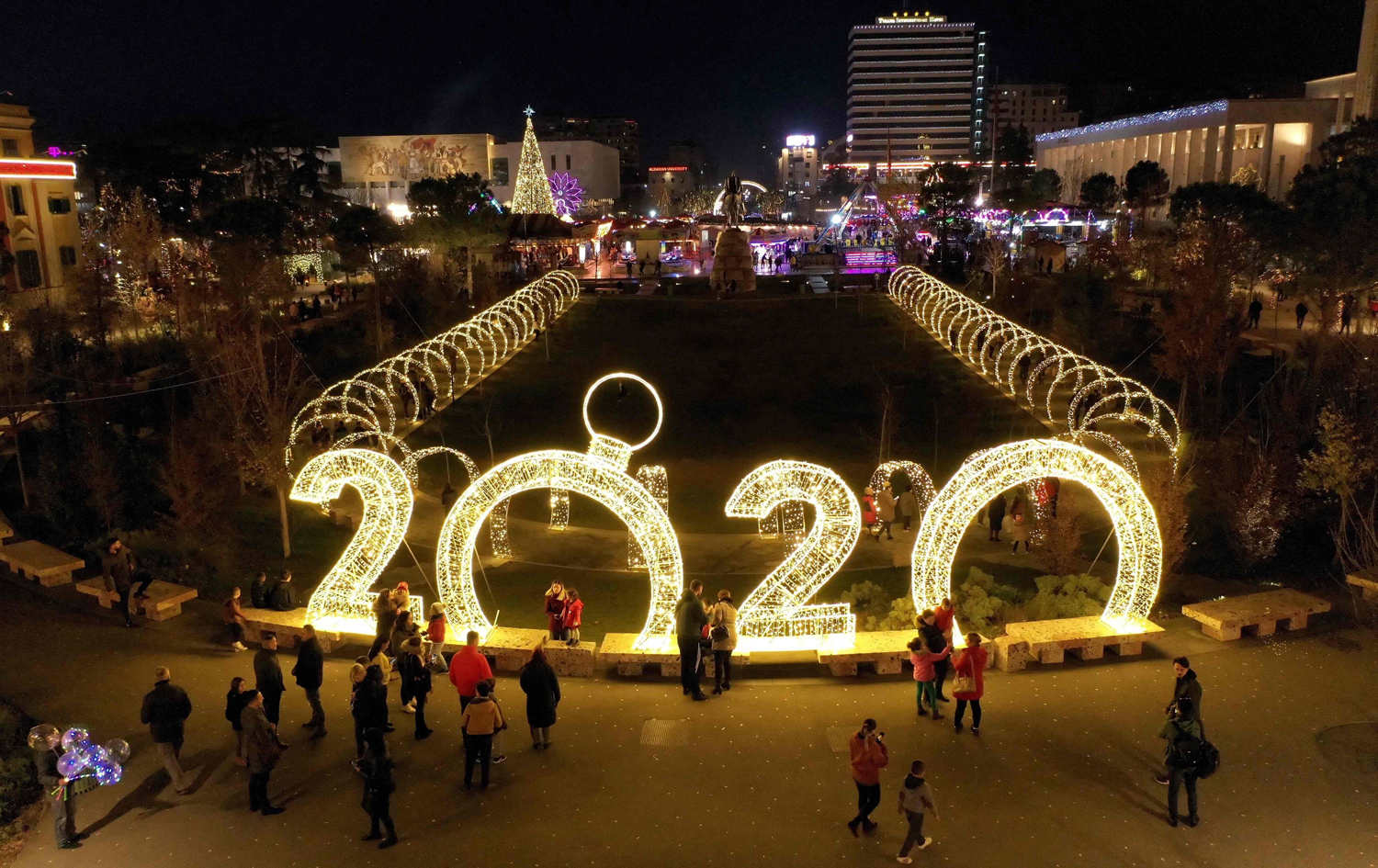 تیرانەی پایتەختی ئەلبانیا لە پێشوازیی سەری ساڵی تازە