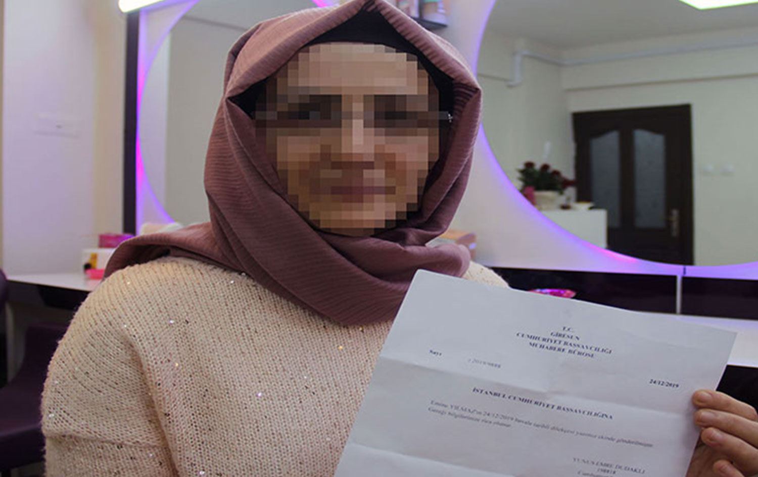 Ehliyetini değiştirmek için gittiği nüfus müdürlüğünde evli olduğunu öğrendi