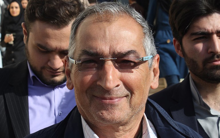 سادق زیاباکەلام، مامۆستای زانستە سیاسییەکان لە زانکۆی تاران