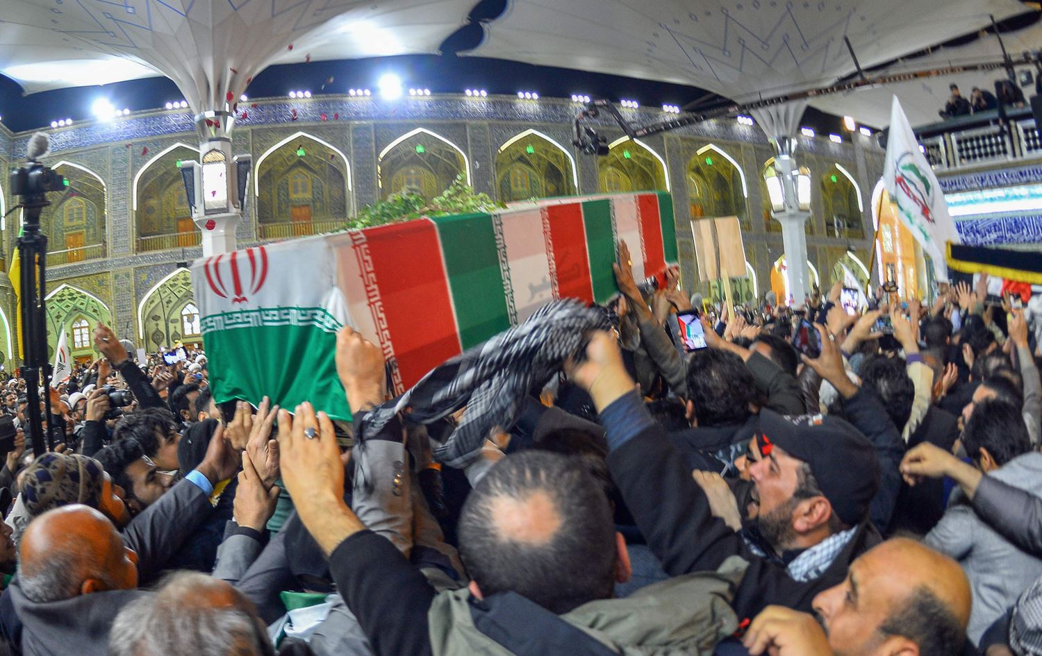 Trump threatens to hit Iran ‘very hard and very fast’ if it avenges Soleimani