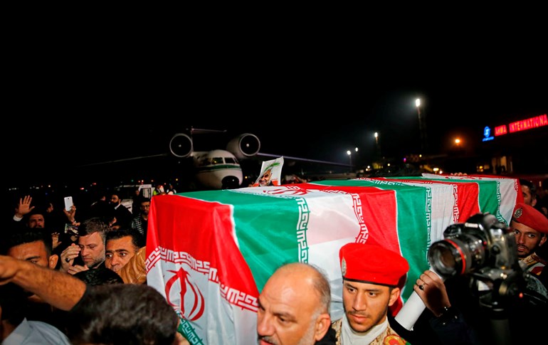 تەرمی قاسم سولەیمانی لە فڕۆکەخانەی ئەهواز