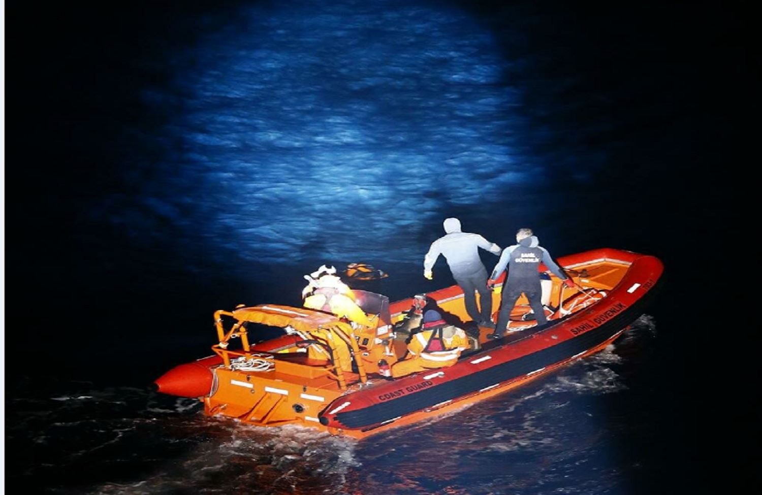 Çeşme'de tekne faciası: 8'i çocuk 11 kişi öldü