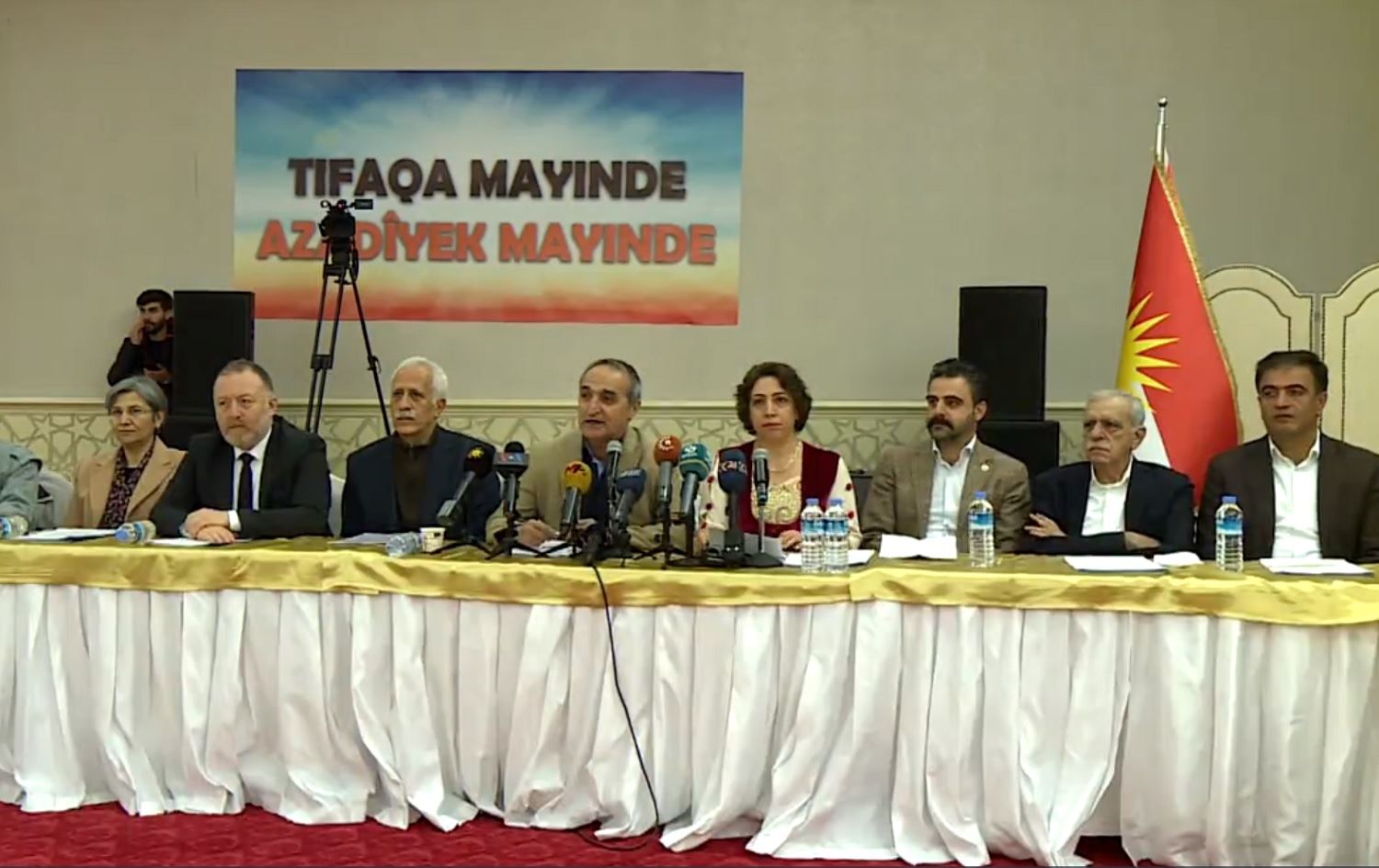 Li Amedê ‘Komxebata Yekîtiya Neteweyî’ bi Ala Kurdistanê dest pê kir