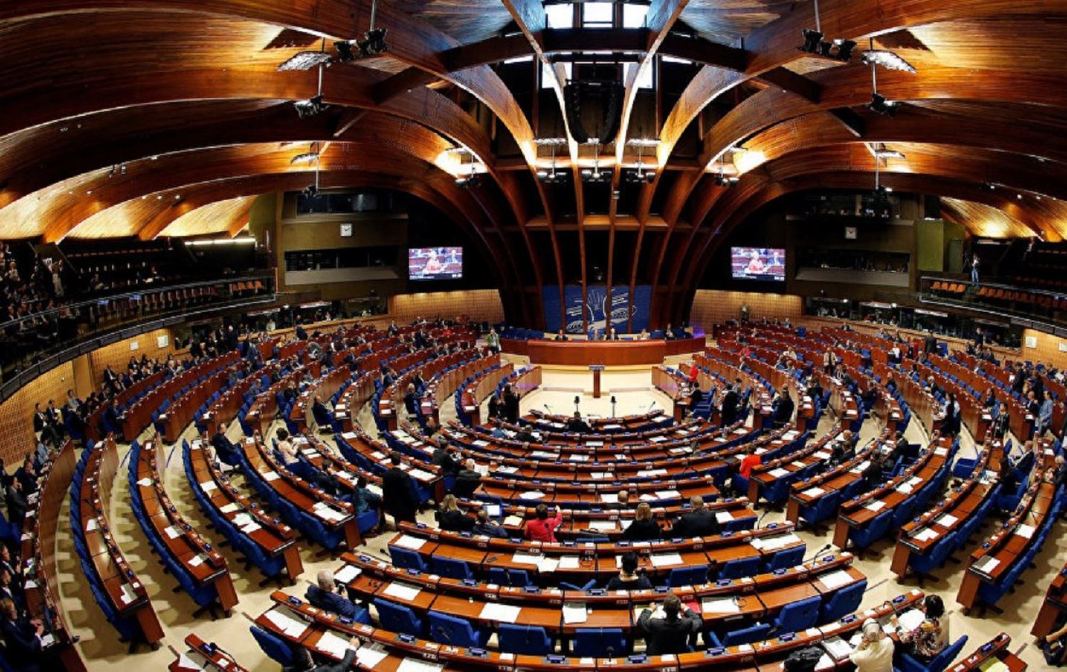 Konseya Ewropayê gotûbêjan derbarê Ewlekariya Rojnamevanan û Azadiya Medyayê de dike