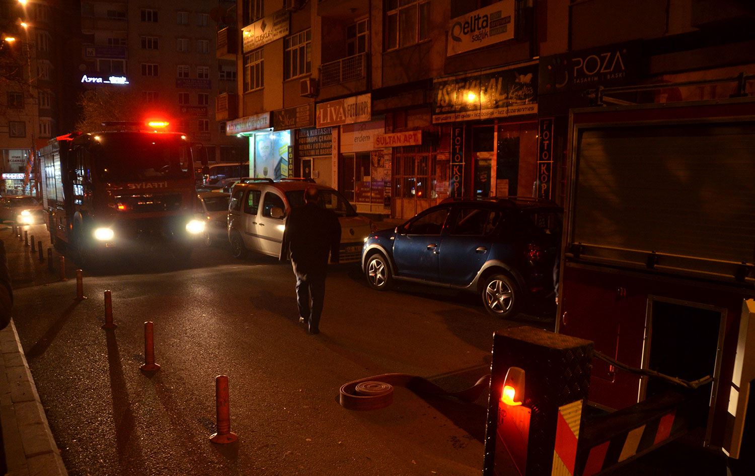 Mangal yaparken balkonu yaktılar