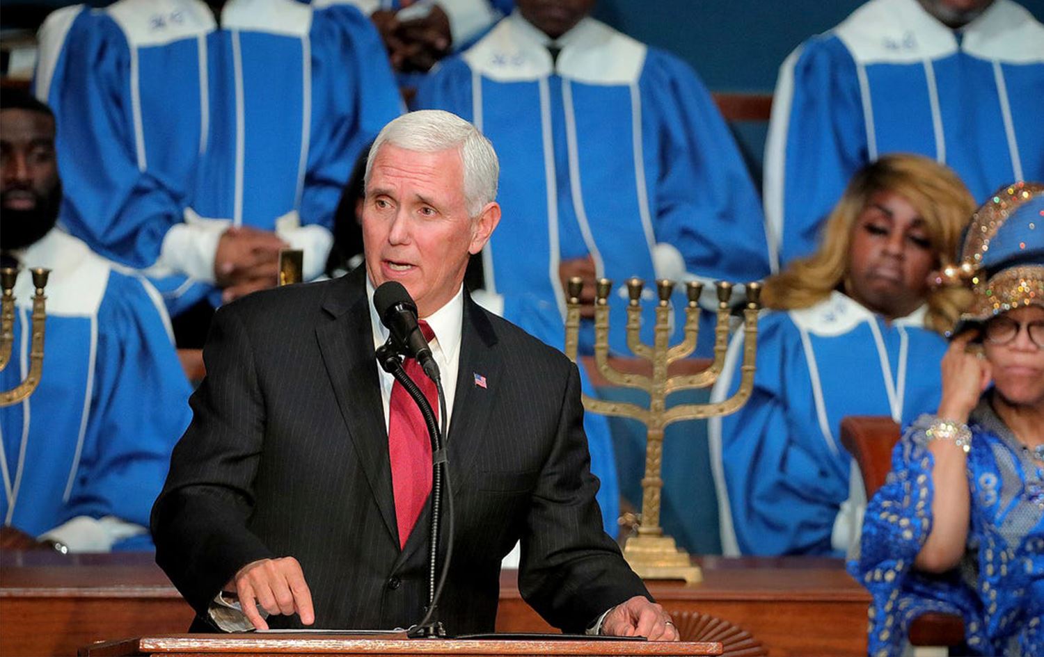 Mike Pence’ten İran’a Holokost göndermesi