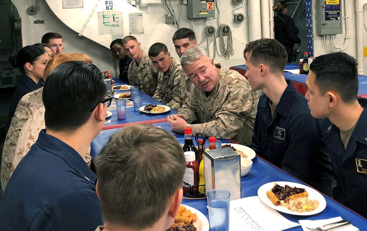 Amerîkayê bo rûbirûbûna Îranê 20 hezar serbaz şandine Rojhilata Navîn