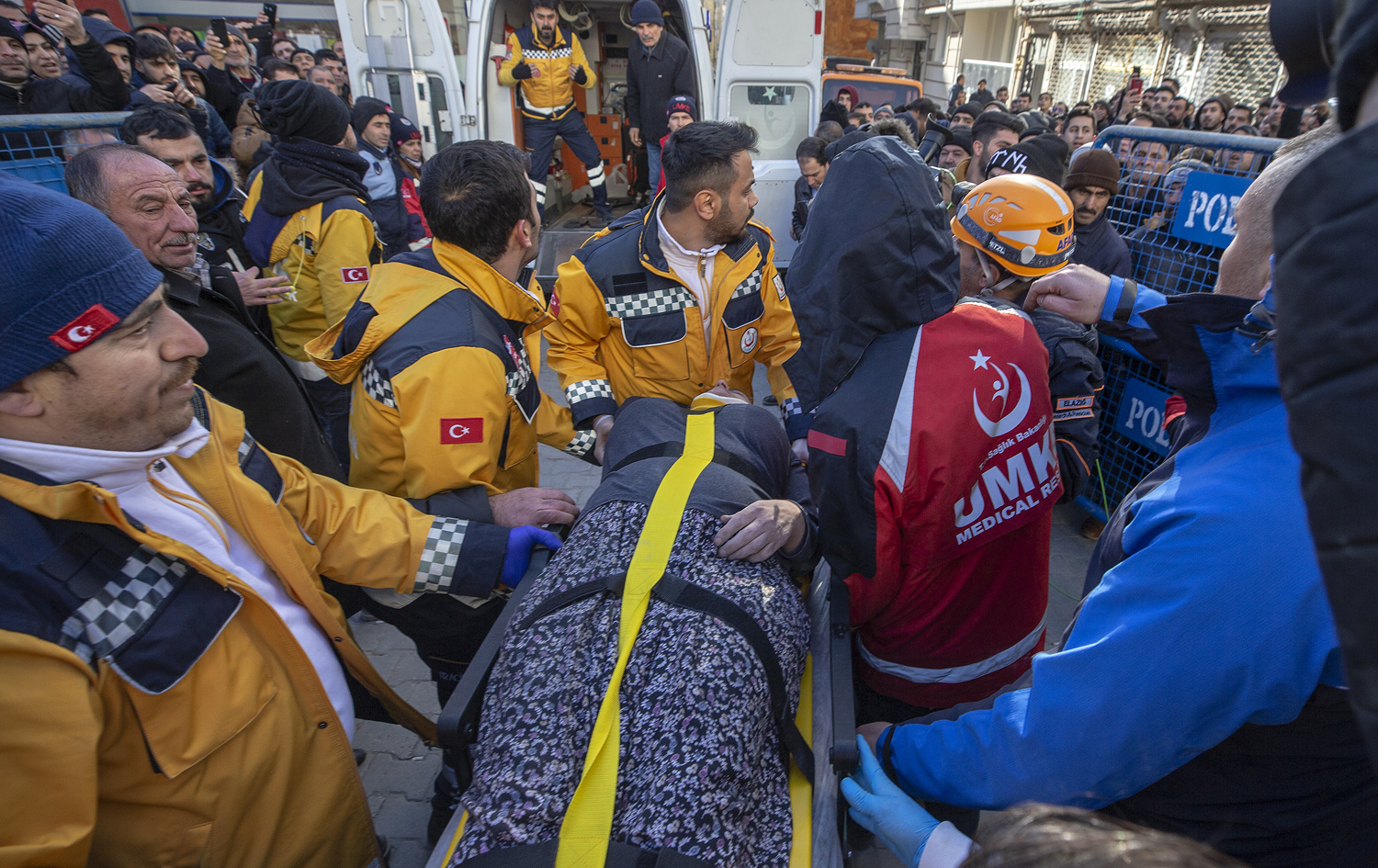 وەزیری نێوخۆی تورکیا: بەهۆی بوومەلەرزەکە 22 کەس گیانیان لەدەستداوە 