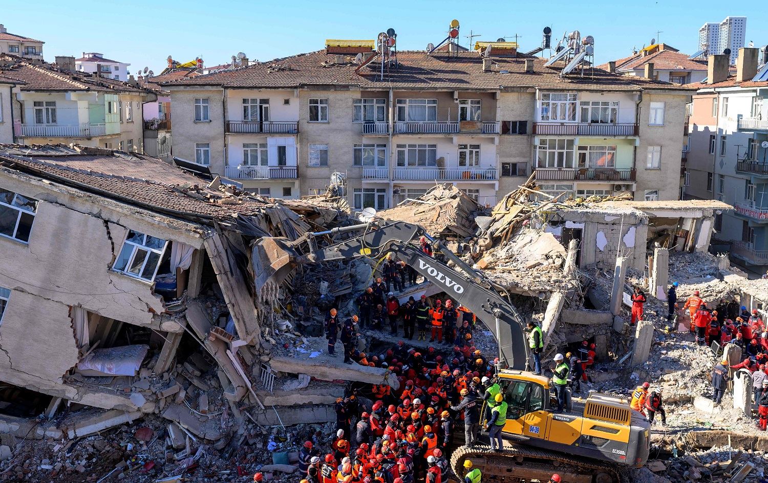 Pirsa qerebûkirina mexdûrên erdheja Xarpêtê bûye rojev