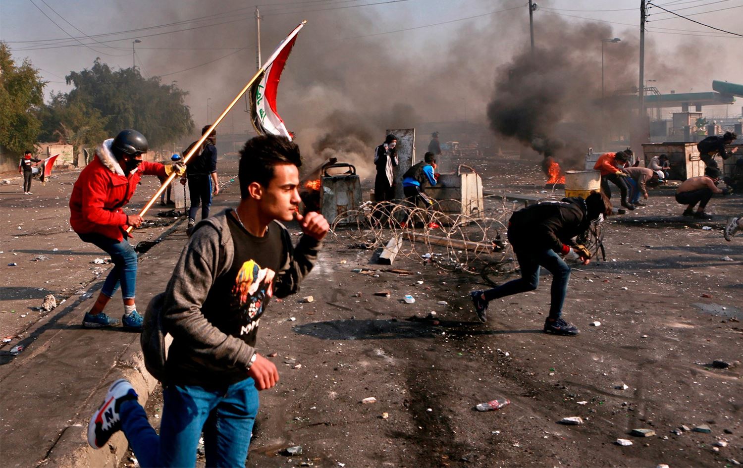 Iraklı güvenlik güçleri göstericilere karşı gerçek mermi kullanıyor