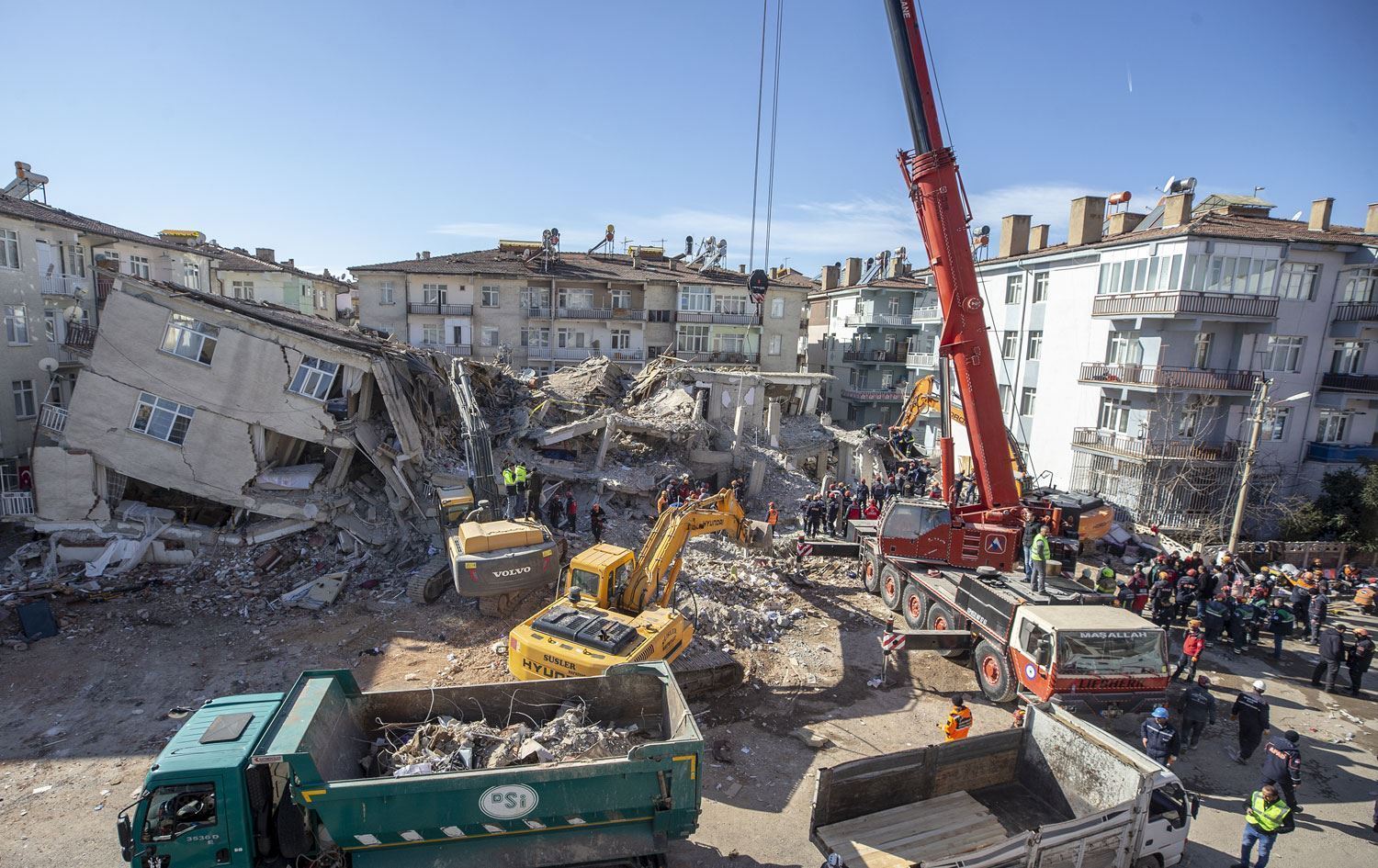 Li Xarpêt û li Meletiyê 138 avahiyên divê demildest bên hilweşandin hene