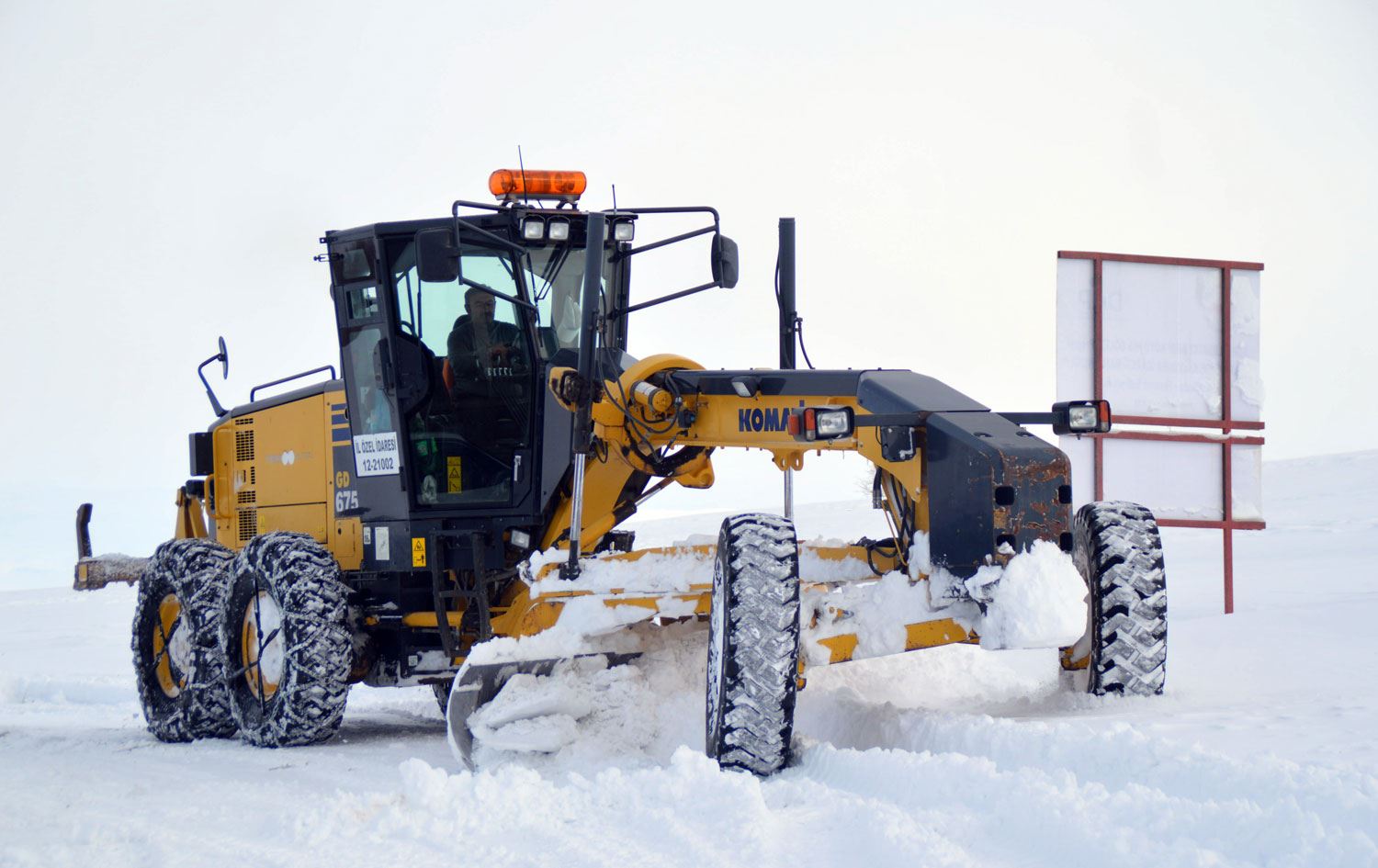 Kürt kentlerinde karla mücadele devam ediyor